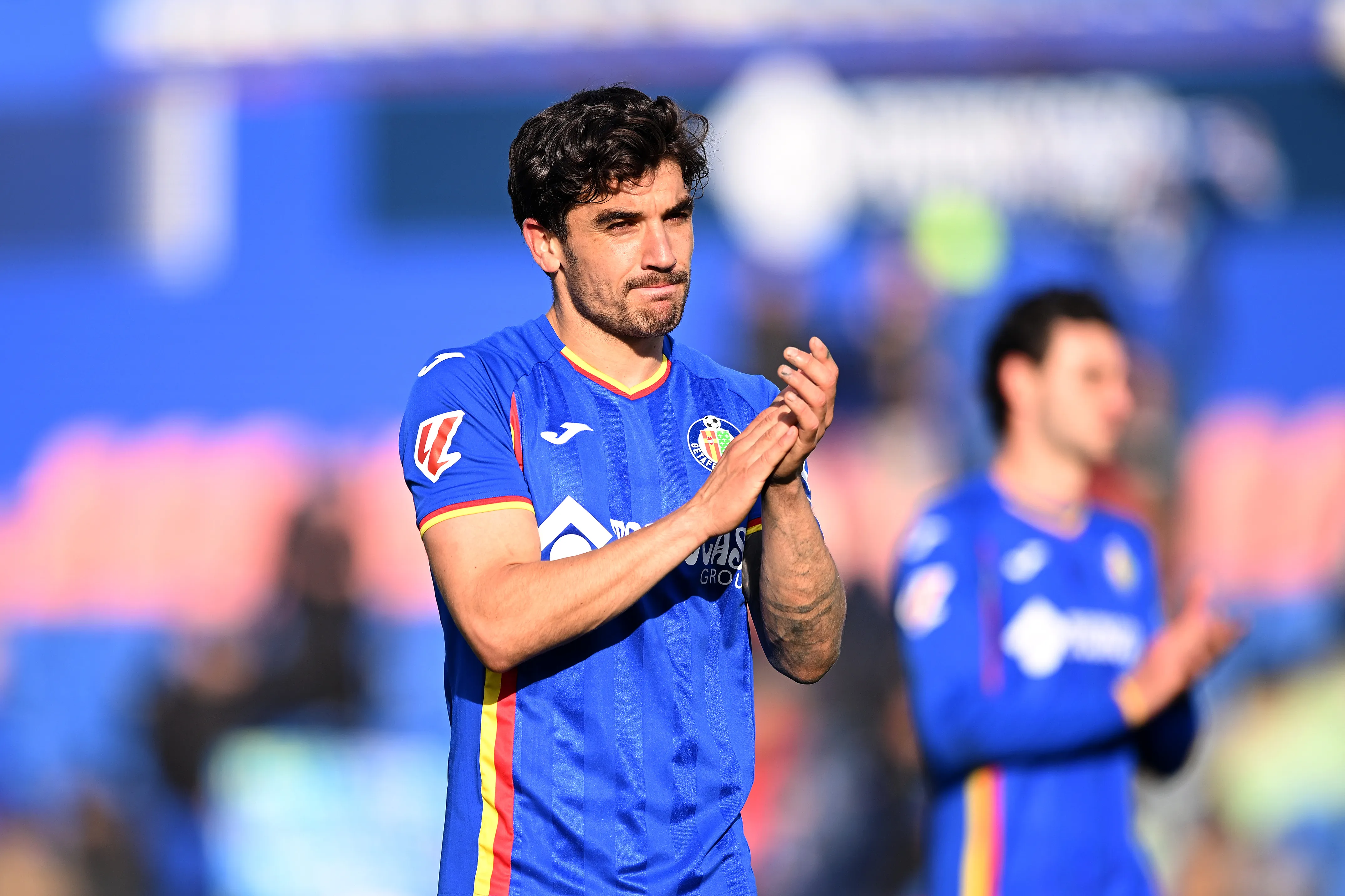 Arambarri disputó 37 partidos en la temporada 25/26 y convirtió seis goles. (Getty Images)