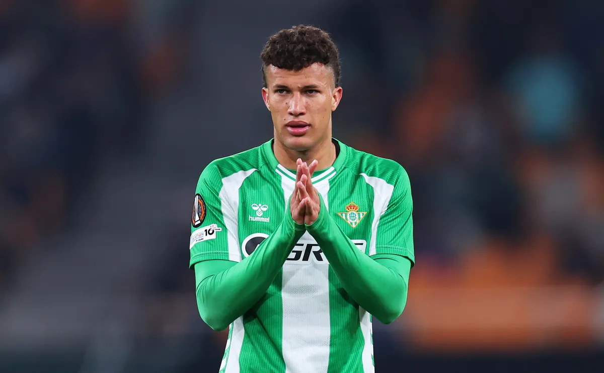 Betis quiere vender a Nelson Deossa.