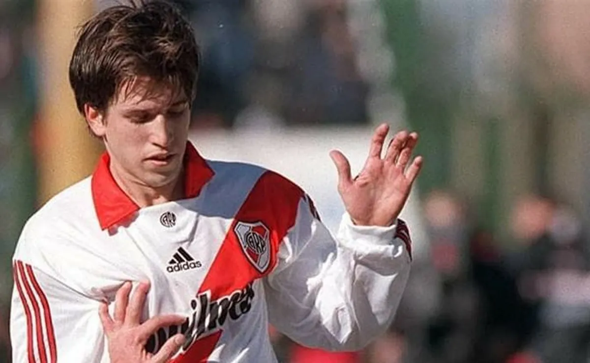 El día que Diego Placente se hizo amonestar en River para ir a ver a Los Redondos