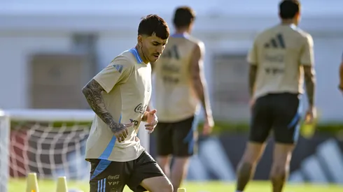 River avanza a paso firme por Correa.
