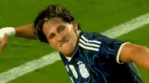 Lautaro Martínez festeja el 1-0.