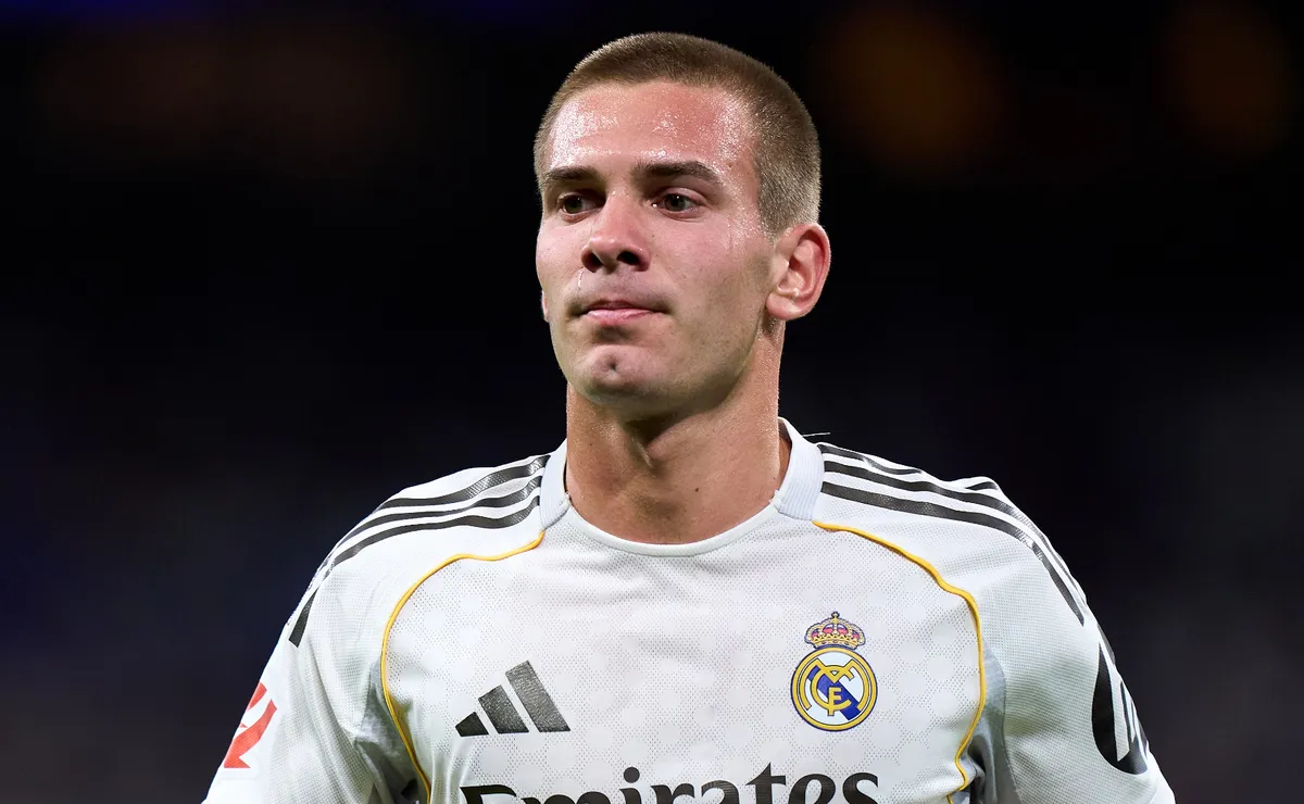 Mastantuono tiene un pie fuera de Madrid.