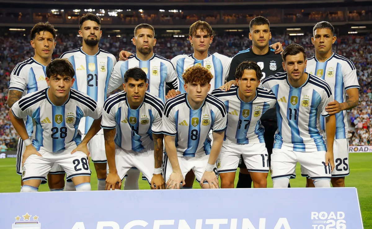 Los once de Argentina vs. Islandia.