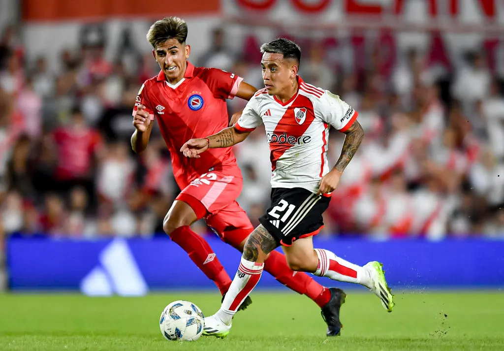 Lescano enfrentando a River en el Monumental (Getty)