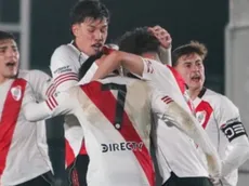 Con un golazo infernal de Felipe Esquivel, la Reserva de River ganó sobre la hora y está a punto de clasificar