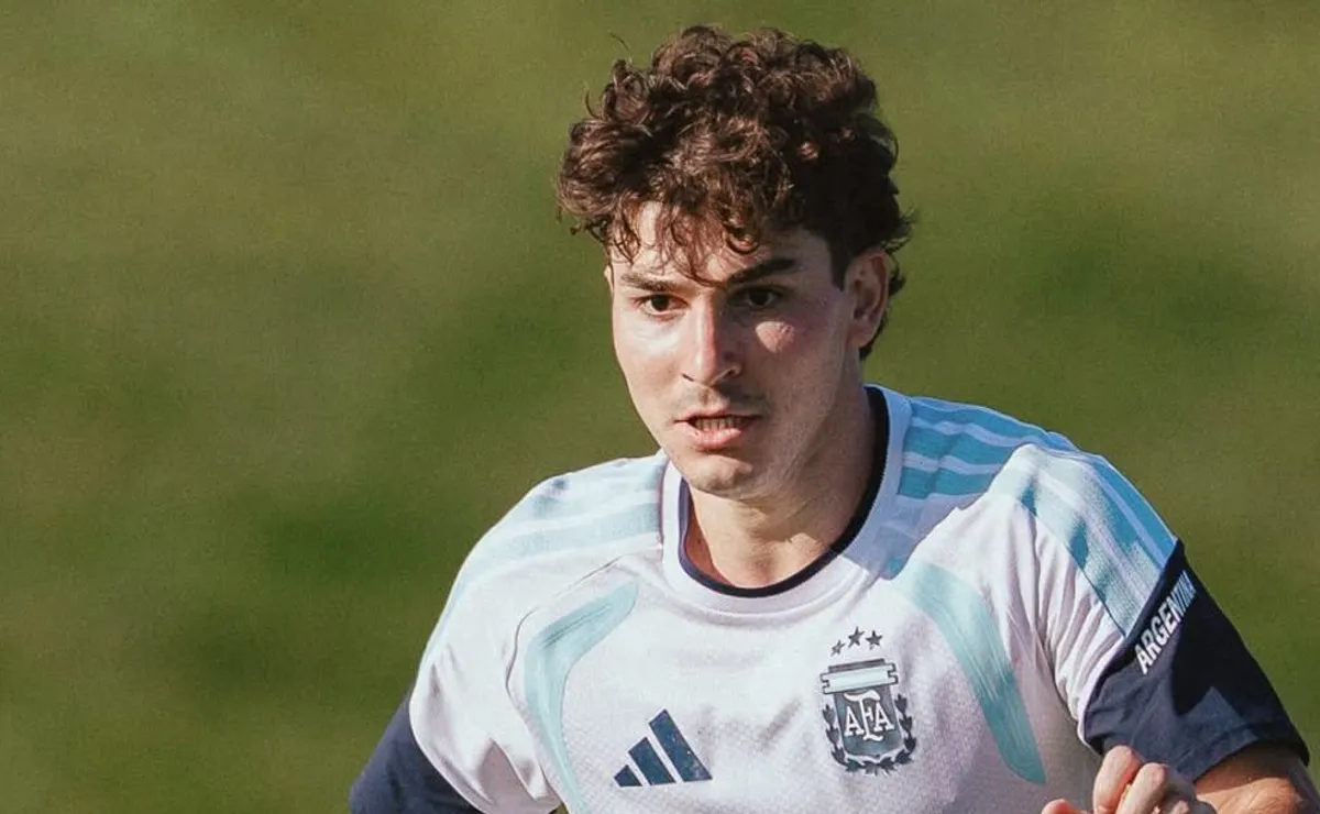 Por qué Julián Álvarez no será titular hoy ante Argelia en el Mundial