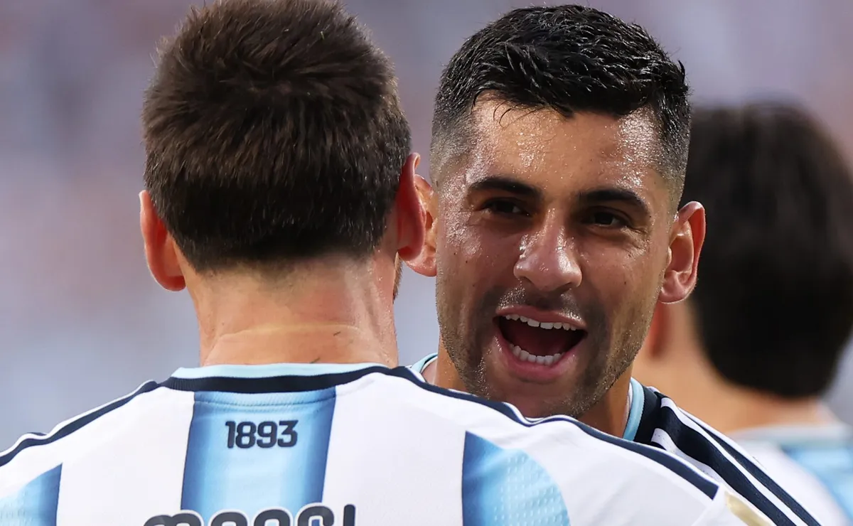 Argentina ganó con un triplete de Messi.