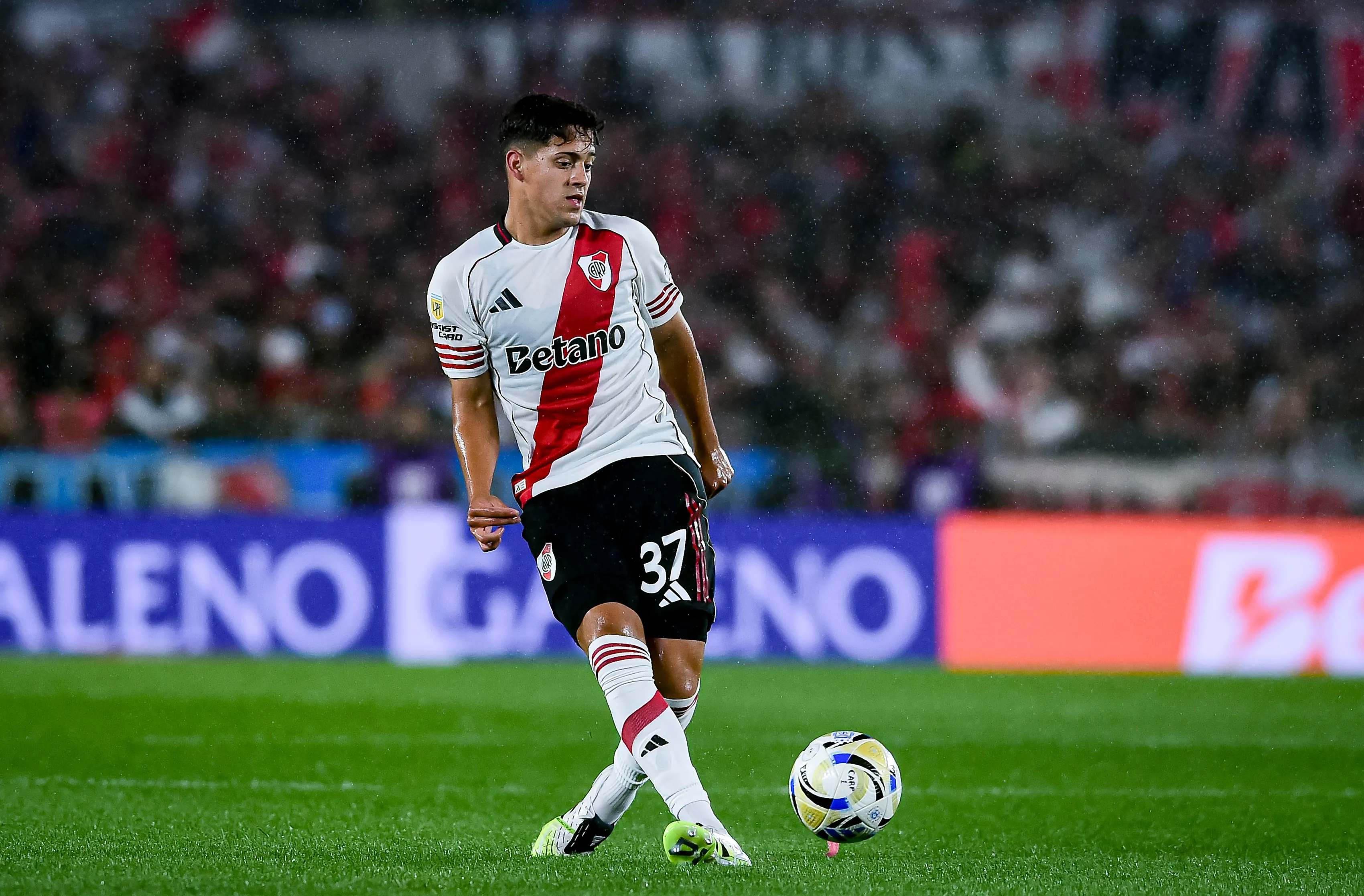 Thiago Acosta, con experiencia en Primera, jugará el partido de Reserva ante Banfield. (Getty Images)