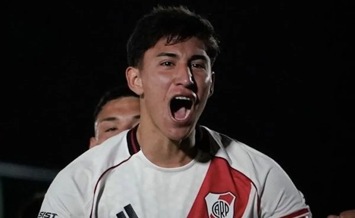 Lucero anotó su primer gol en el torneo.