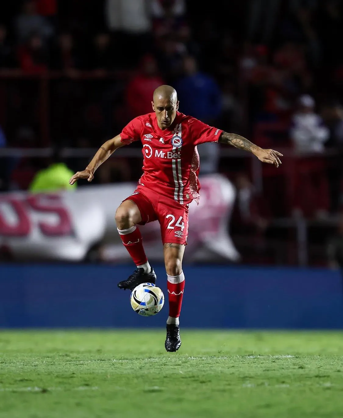 River se prepara para presentar una oferta de 2,5 millones de dólares por Fattori, según César Luis Merlo.