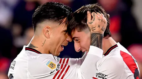 Dadín festeja con Driussi durante su debut en River.