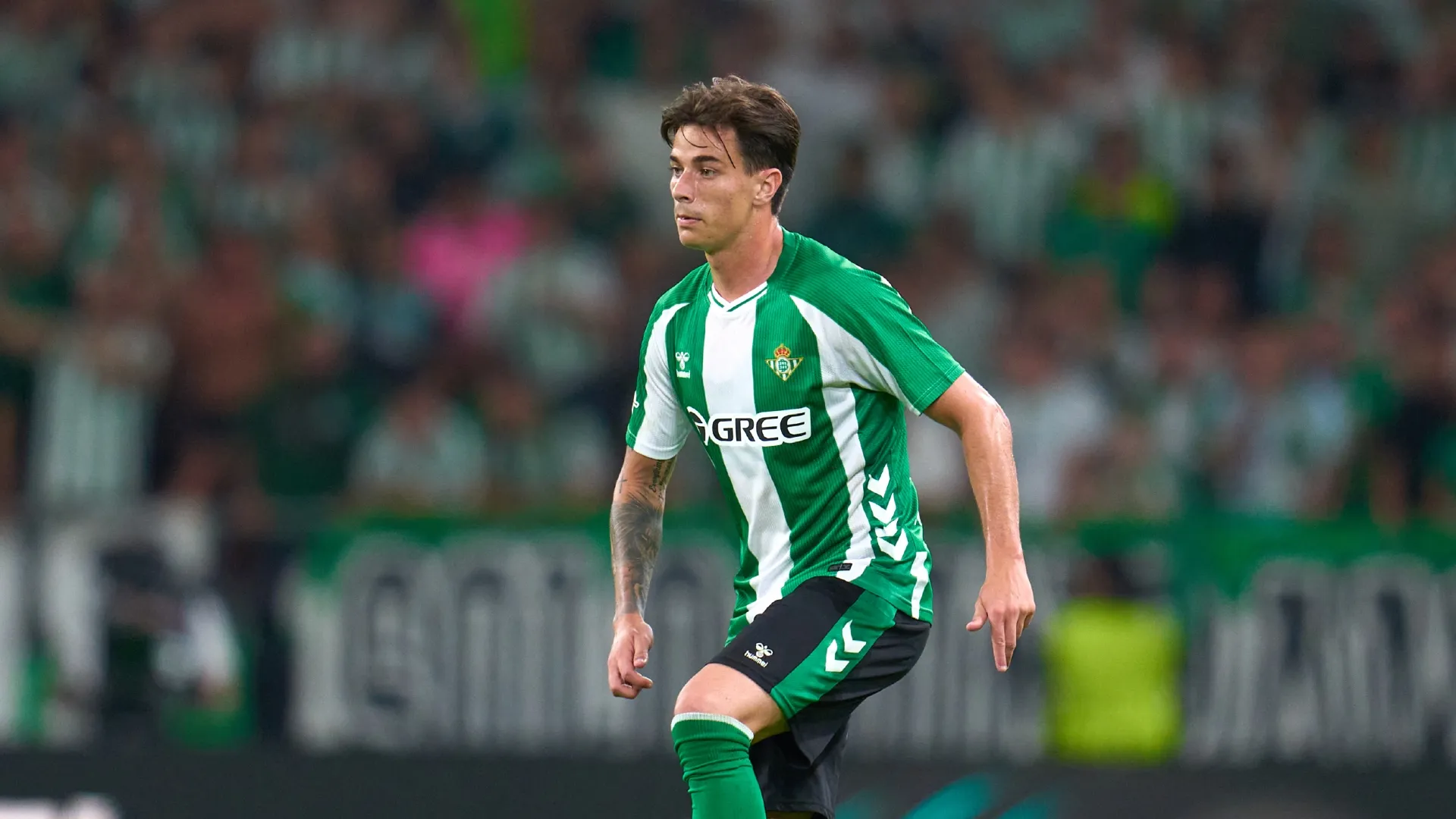 Valentín Gómez es titular en Betis y quiere seguir en Europa.