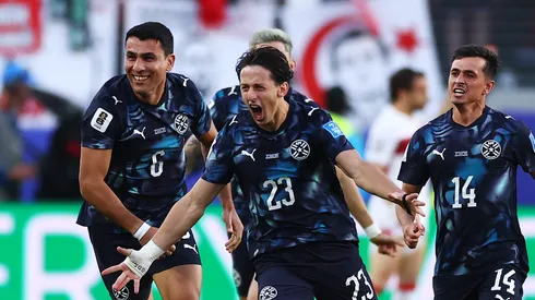 Corrida y desahogo. Galarza Fonda festejó el 1-0 de Paraguay.