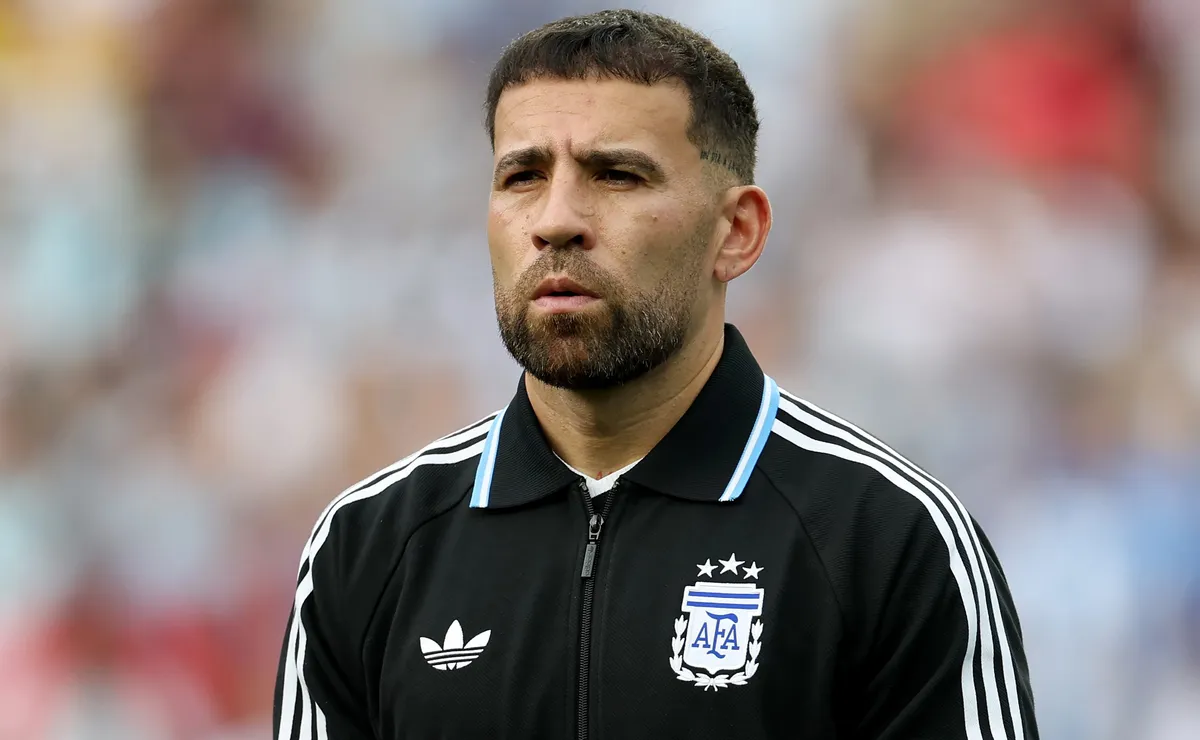 Otamendi será suplente frente a Austria en la segunda fecha del Mundial