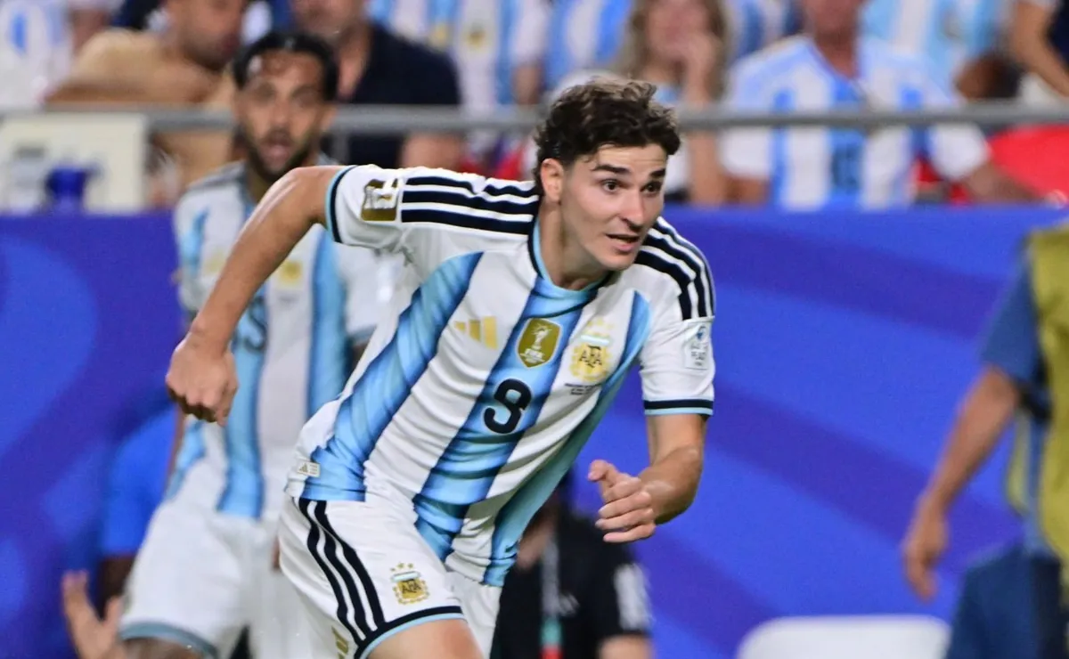 Julián Álvarez no juega ante Austria.