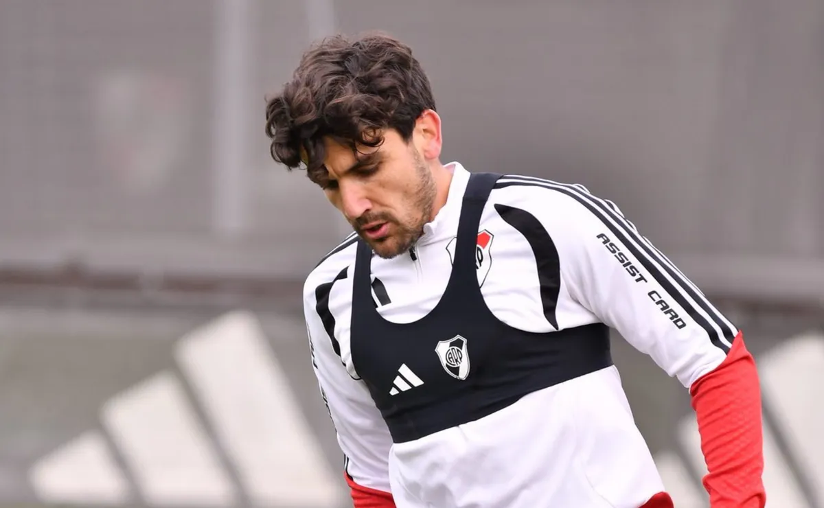 Arambarri trabaja junto al plantel de River.