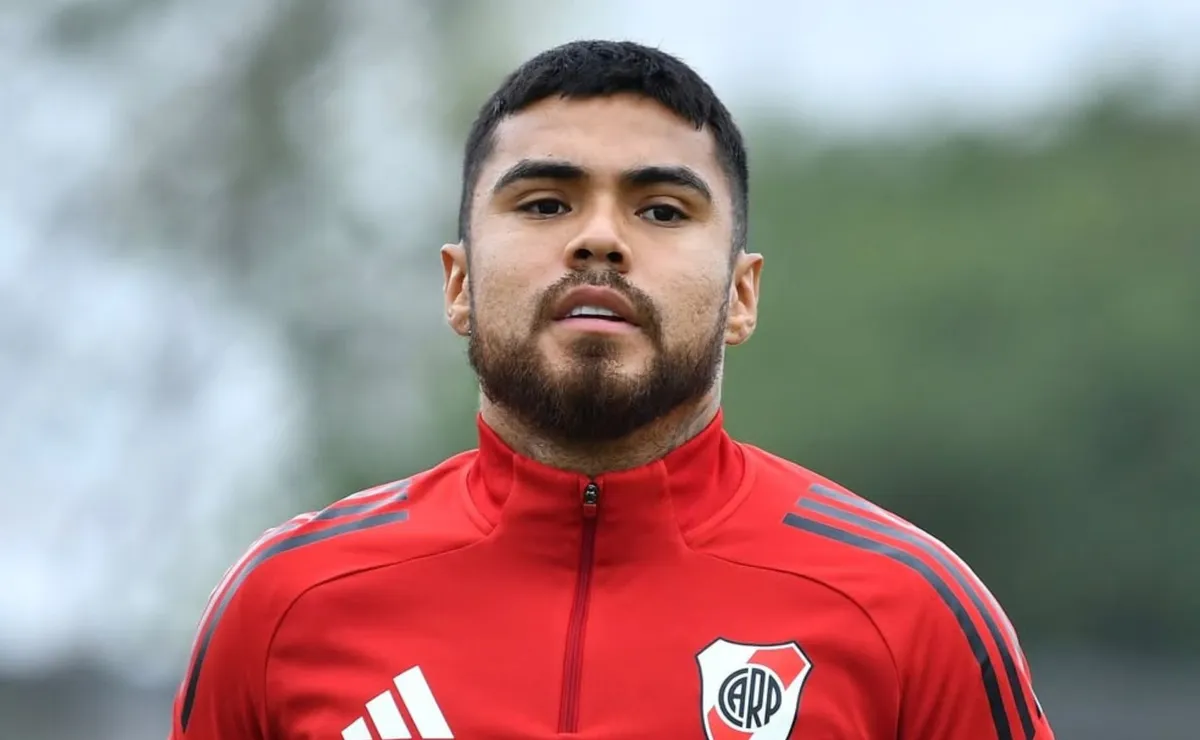 En detalle, la salida de Paulo Díaz de River.