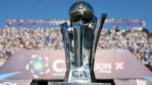 El trofeo de la Copa Argentina.