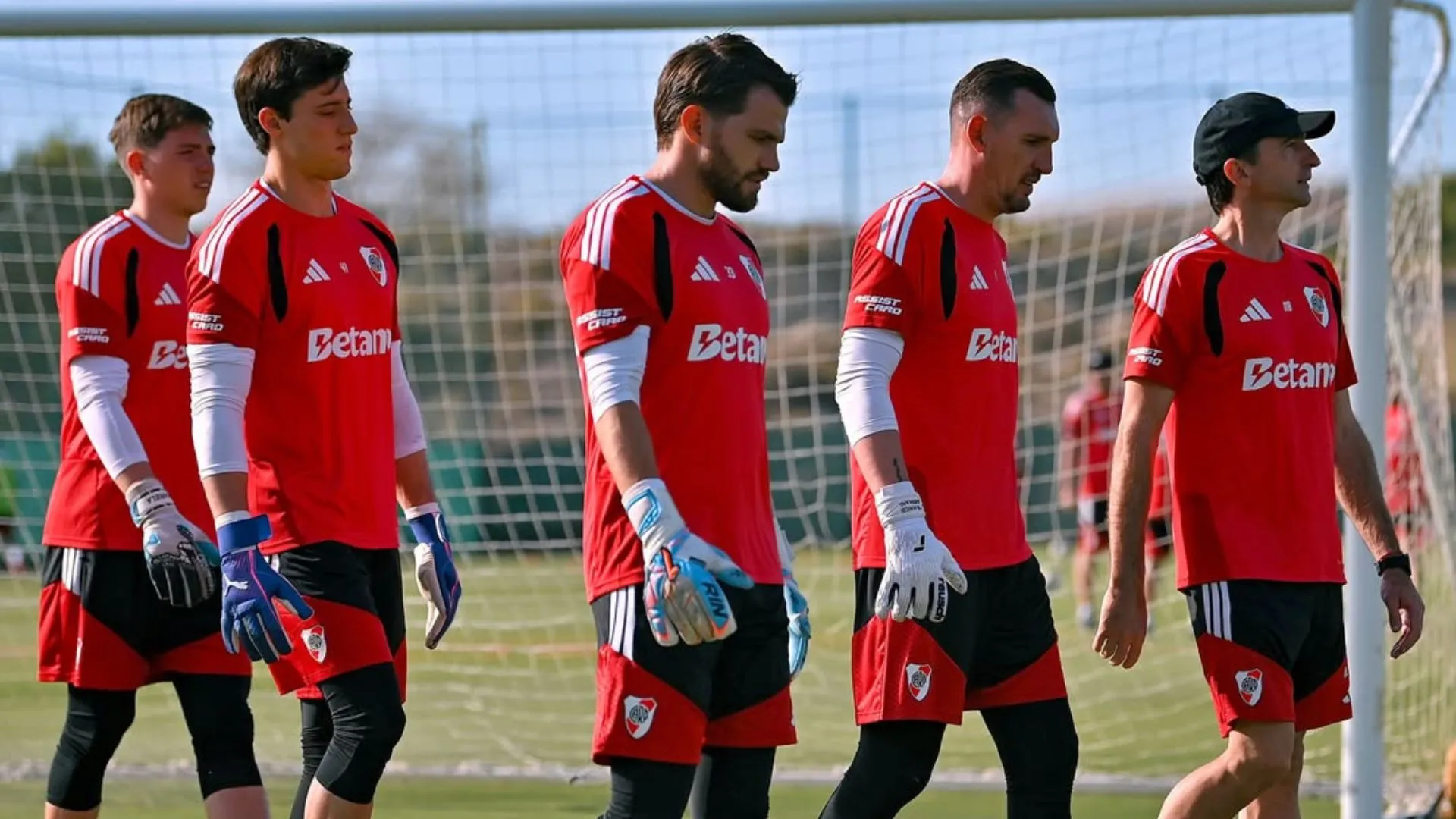 Cuatro arqueros forman parte del plantel de la pretemporada y 15 jugadores de campo. (Prensa River)