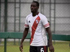 Es colombiano, le dicen Robinho y fue convocado por primera vez en la Reserva de River