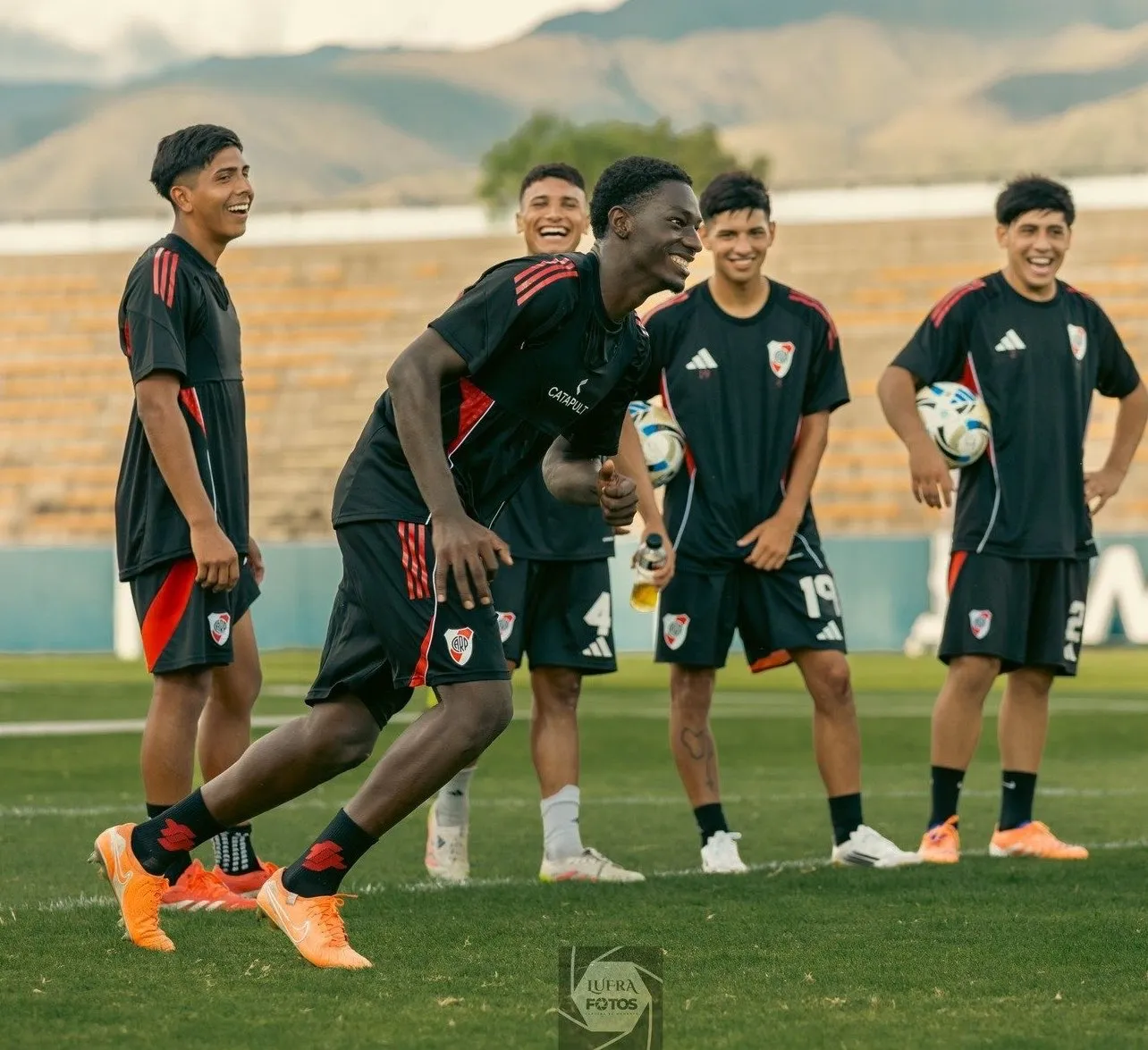 Eyder Robinho Quinto Robledo llegó a River en 2025 y ya jugó en la Cuarta División.