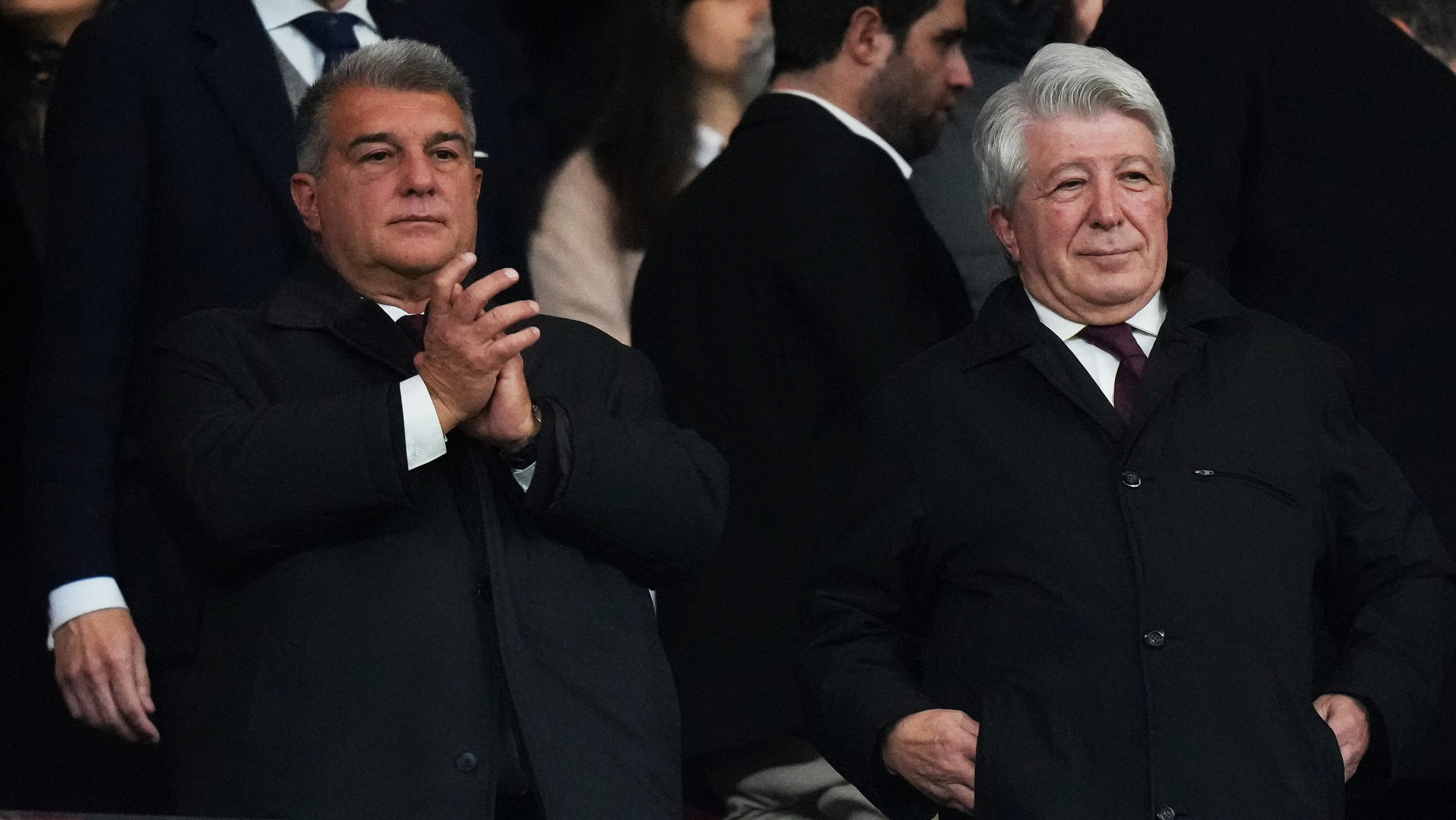 Lapora y Cerezo, presidentes de Barcelona y Atlético, se cruzaron por Julián. (Getty Images)