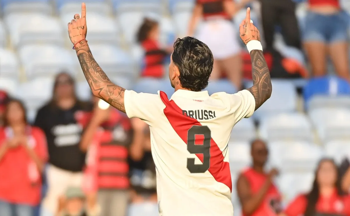 Driussi marcó los dos de River ante Flamengo.