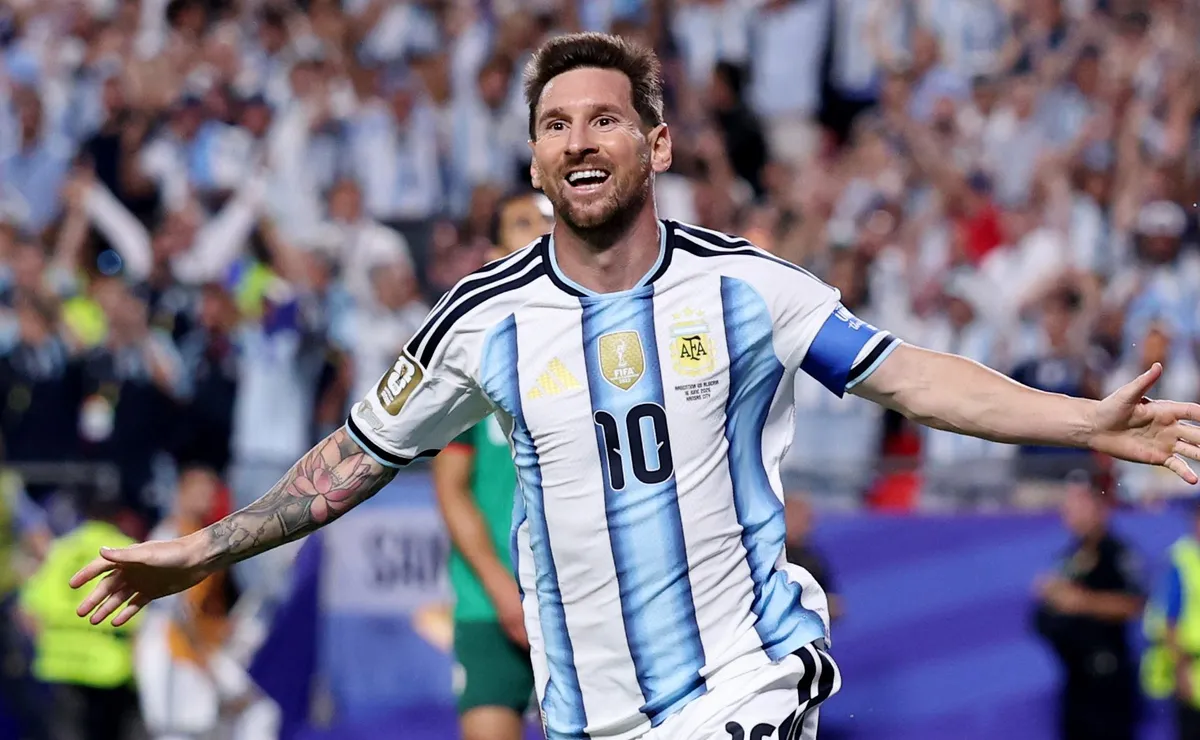 Messi puso el 1-0 para Argentina y anotó su séptimo gol en el Mundial.