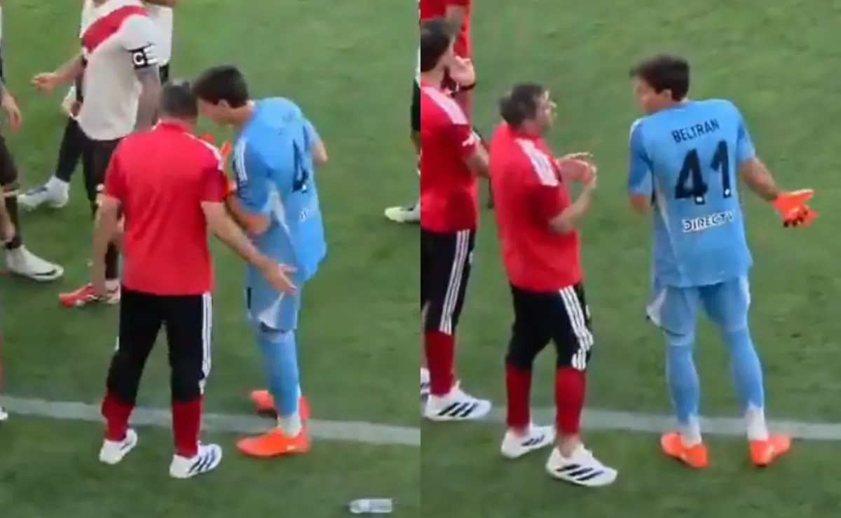 El arquero se acercó a Coudet para sugerirle ajustes.