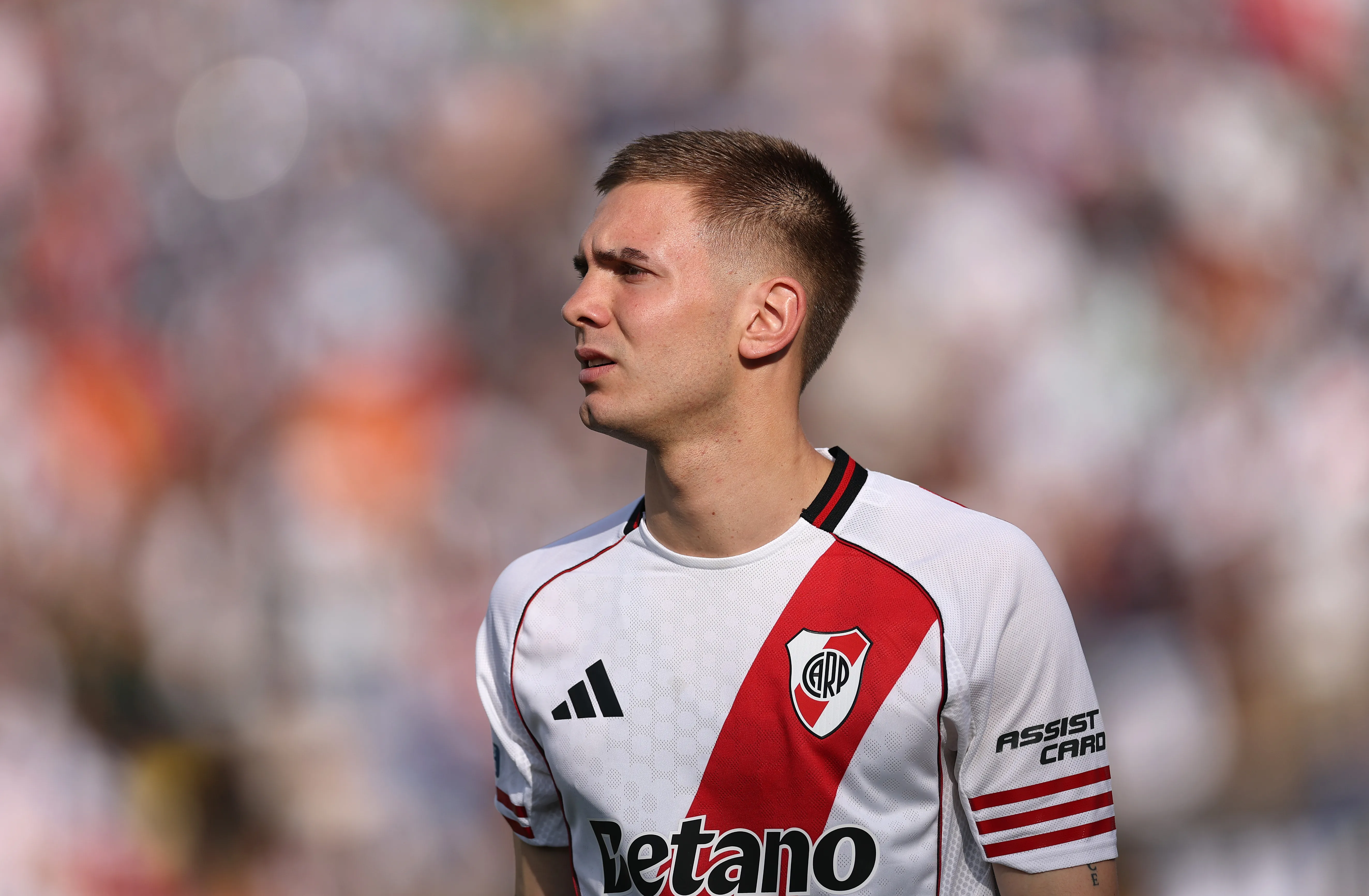 Mastantuono también logró debutar en la Primera de River sin pasar por Reserva. (Getty Images)