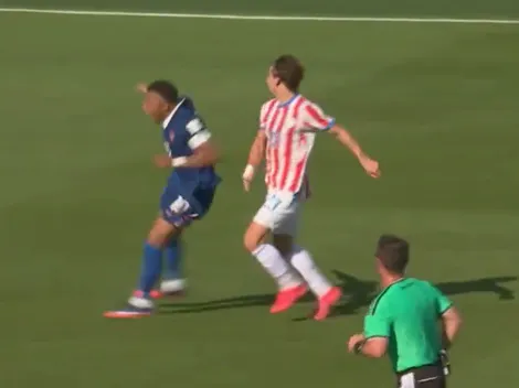 Se sacaron chispas: Galarza Fonda le tiró un manotazo a Mbappé en Paraguay vs. Francia