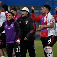 El festejo con cargada de la Reserva de River tras eliminar a Boca y meterse en la final del Torneo Proyección