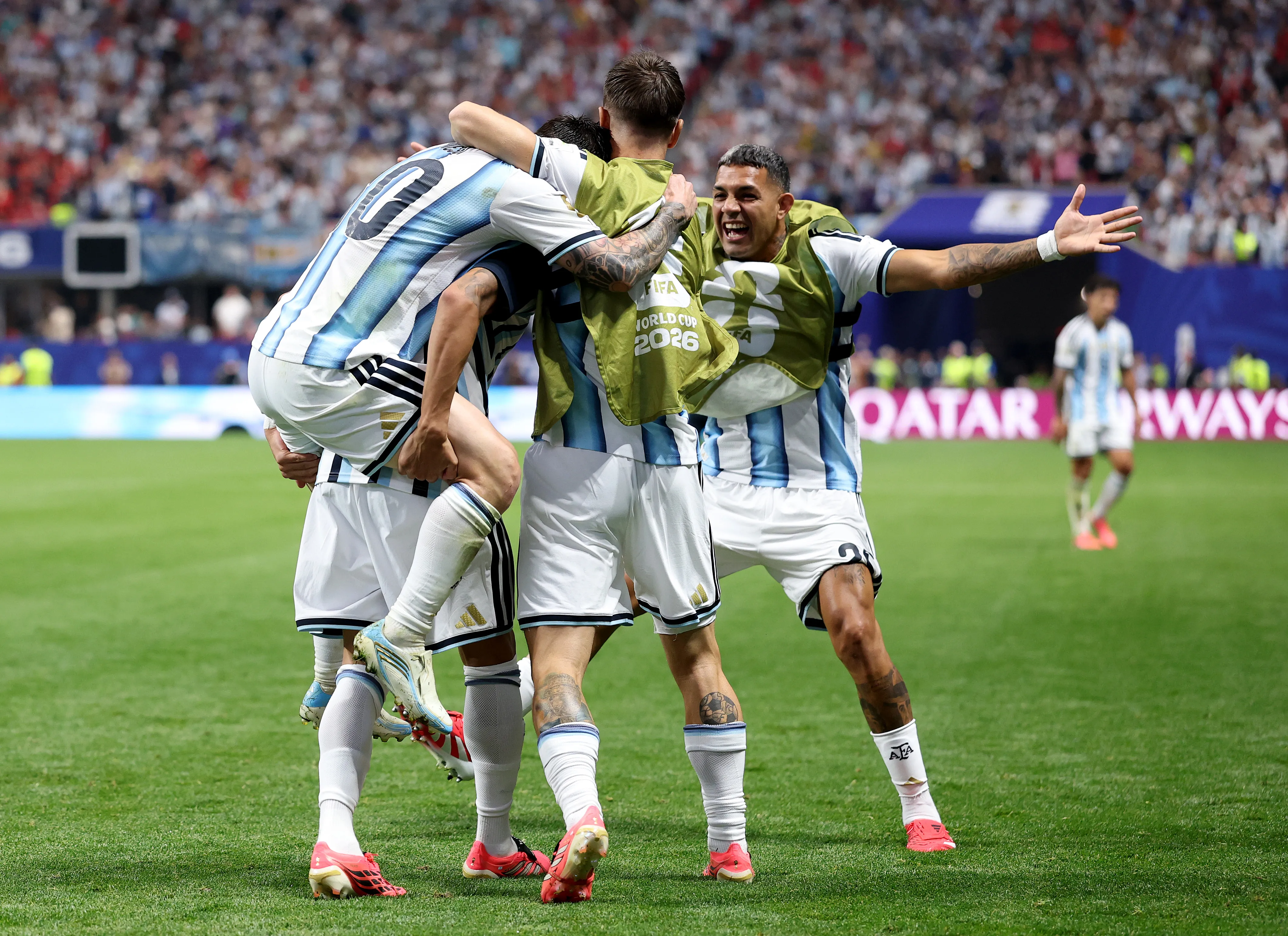 Argentina derrotó agónicamente a Egipto y avanzó a cuartos de final.
