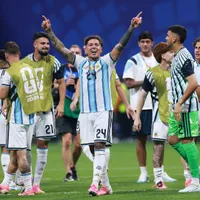 El festejo desaforado y desahogo de Enzo Fernández tras su gol agónico y clasificación con Argentina vs. Egipto