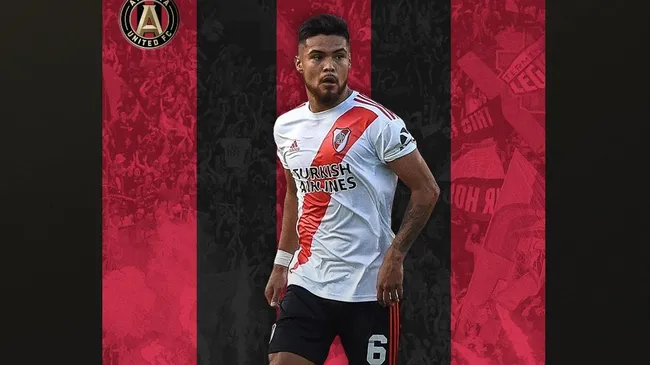 Paulo Díaz ya fue presentado en Atlanta.