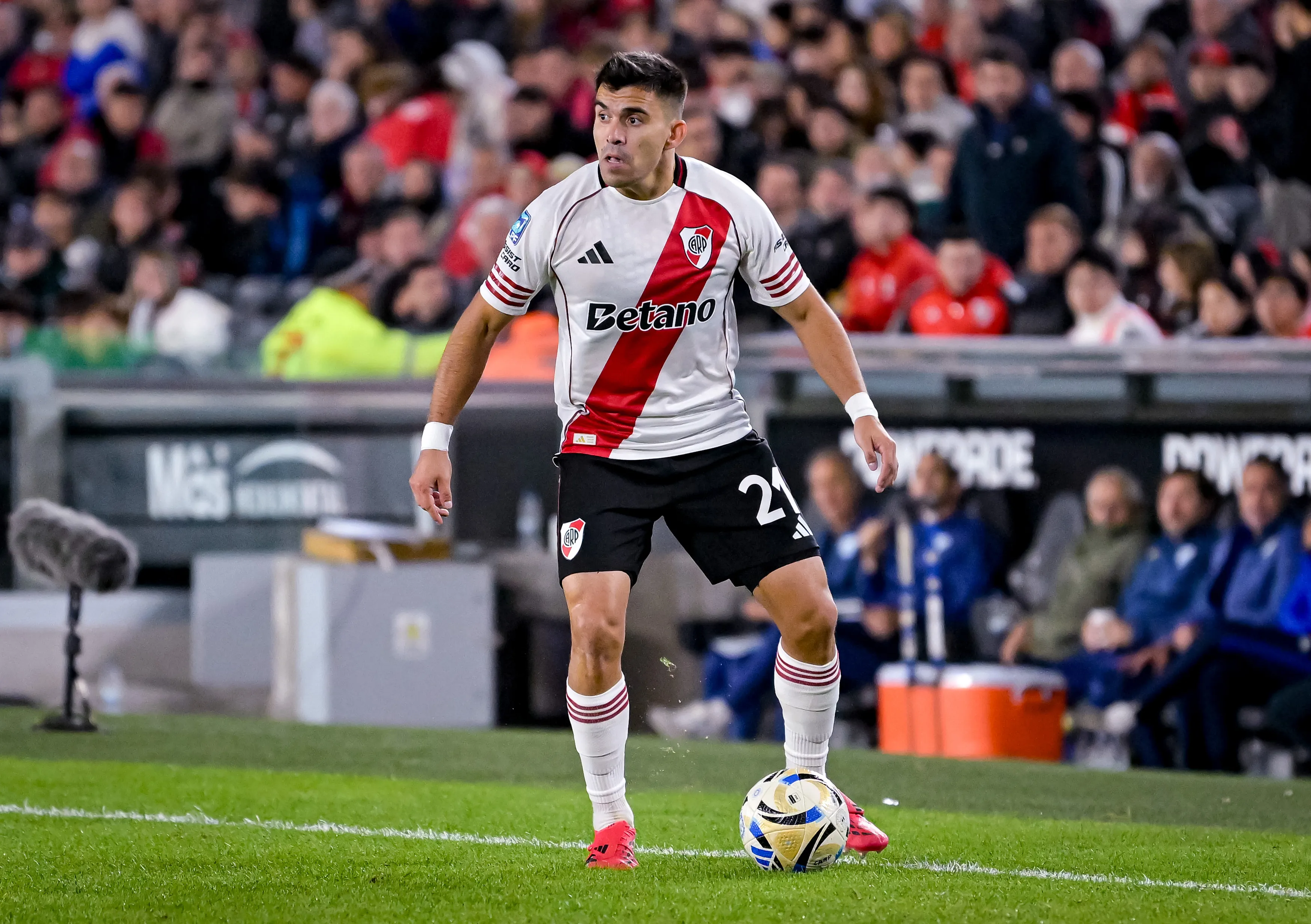 Acuña vuelve a los entrenamientos para ser titular contra Barracas Central.