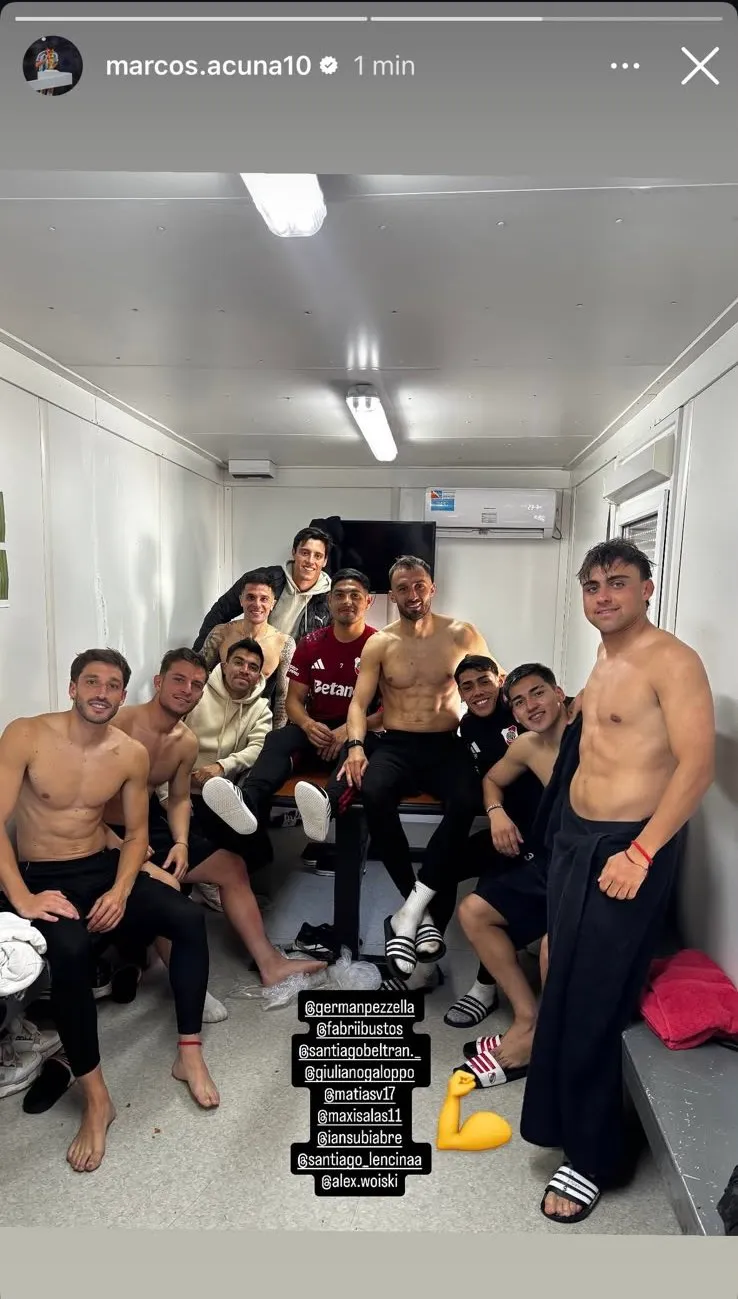 La foto de Acuña y Beltrán junto a los borrados por River. (Instagram)