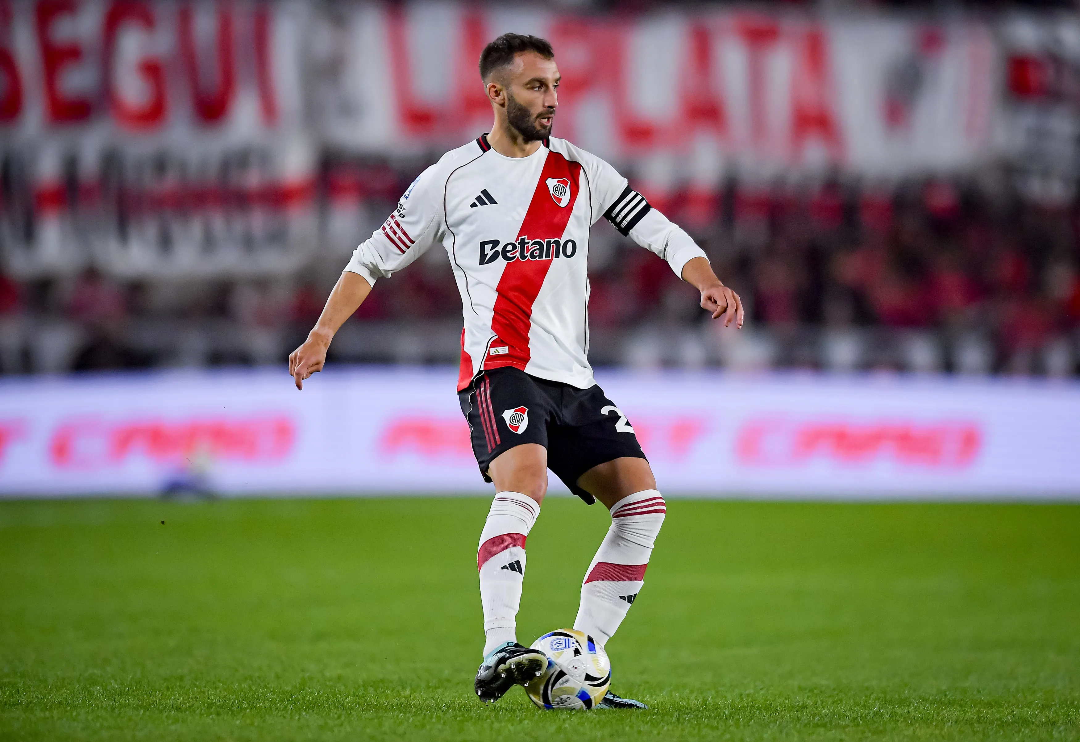 Pezzella podría marcharse mediante una rescisión de contrato. (Getty Images)