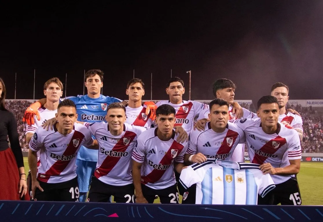 Los once de River que protagonizaron el papelón en Salta. Foto: Copa Argentina.
