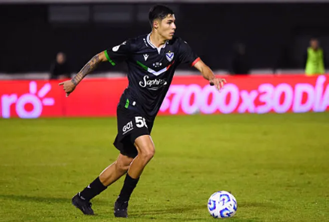River elevó una nueva oferta para comprarle a Vélez el 50% del pase de Tobías Andrada. (Getty Images)