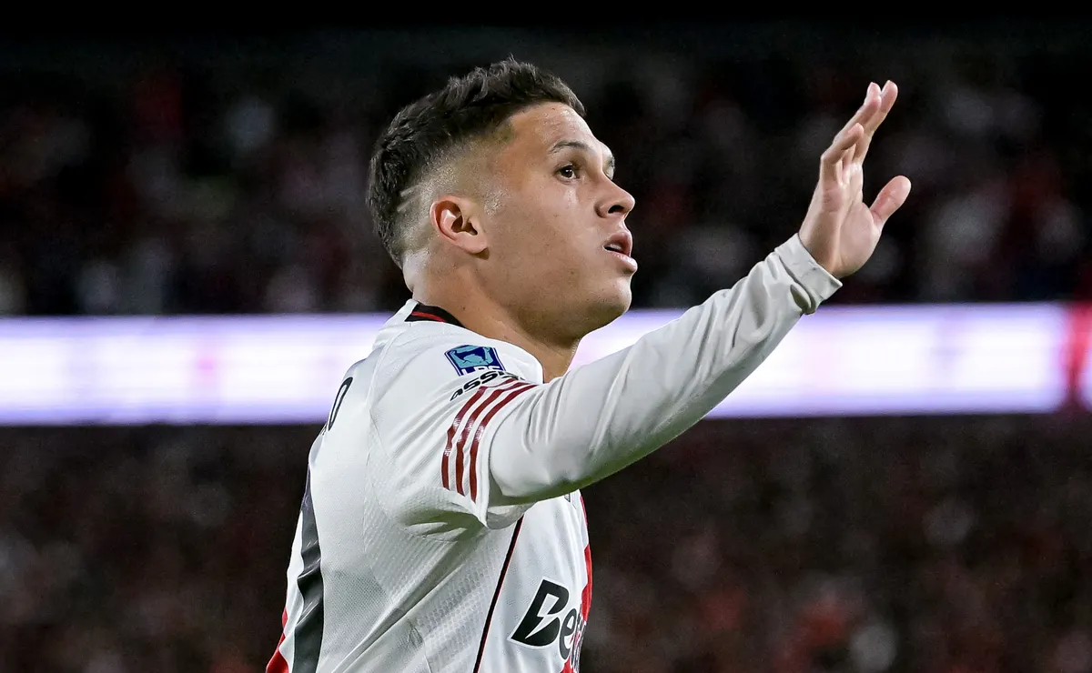 El futuro de Juanfer Quintero sigue en el aire.