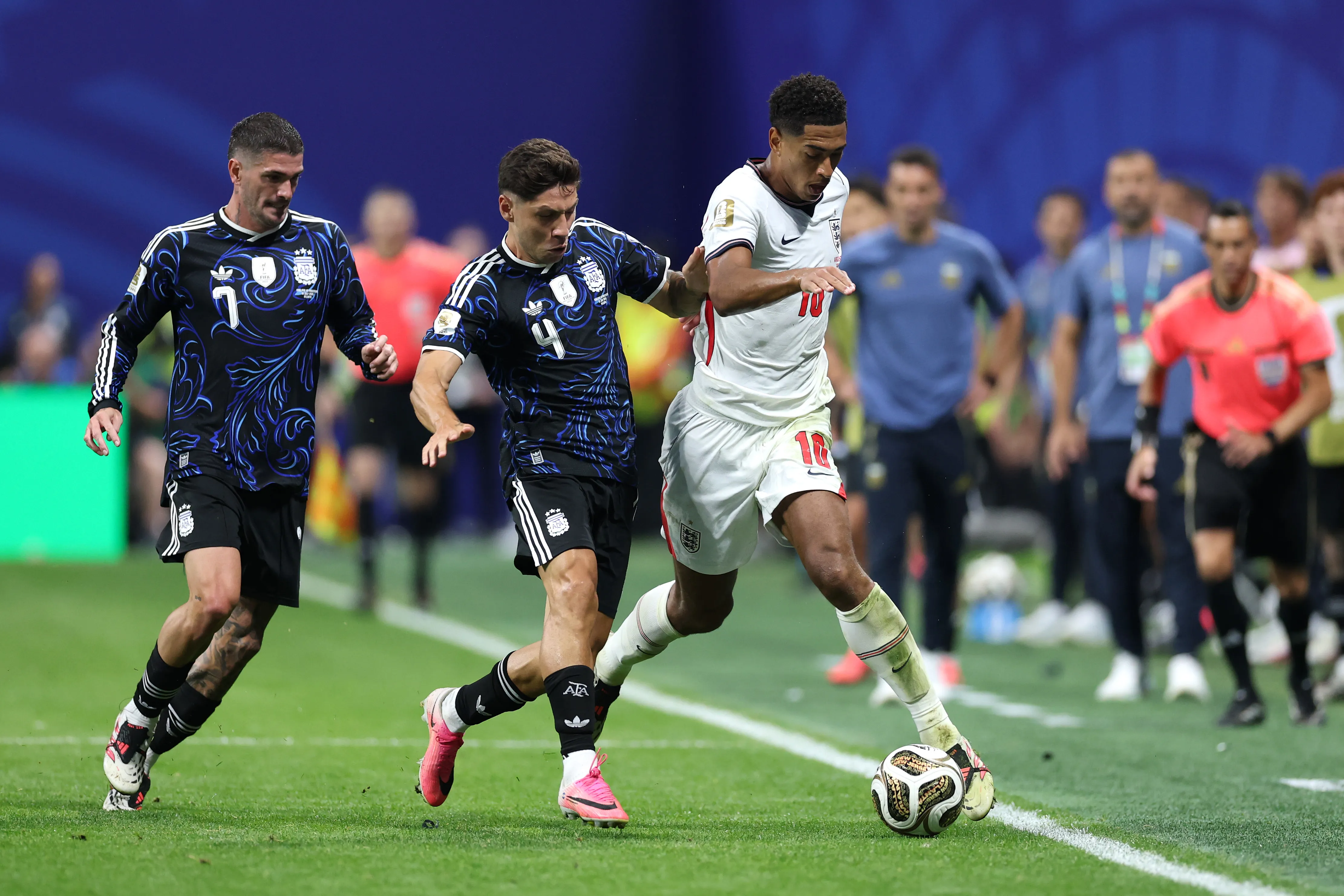 Montiel fue determinante contra Inglaterra al recuperar la pelota en la jugada del agónico 2-1 de Lautaro Martínez. (Getty Images)