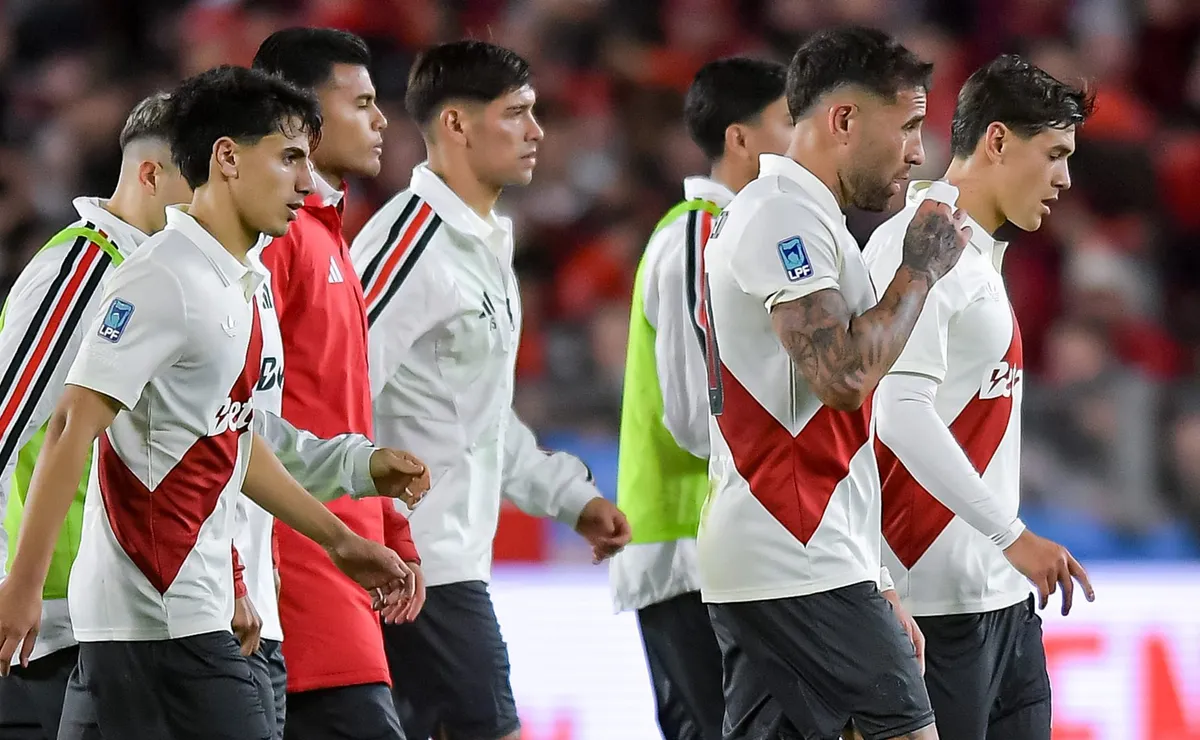River quedó a seis puntos del líder Independiente Rivadavia.