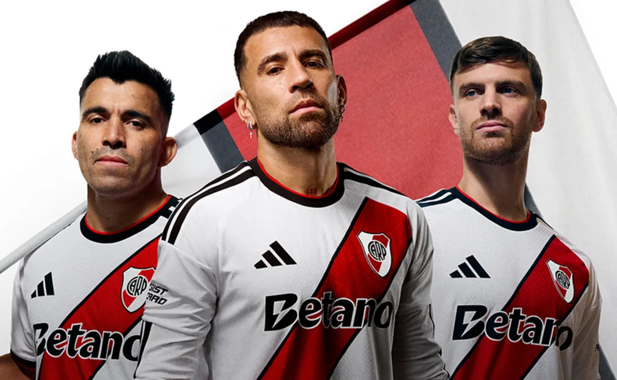 River presentó su nueva camiseta titular.