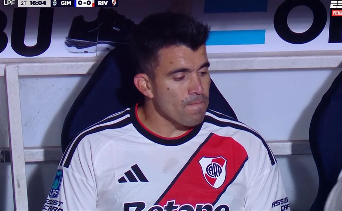 El lateral tuvo que salir reemplazado por una lesión.