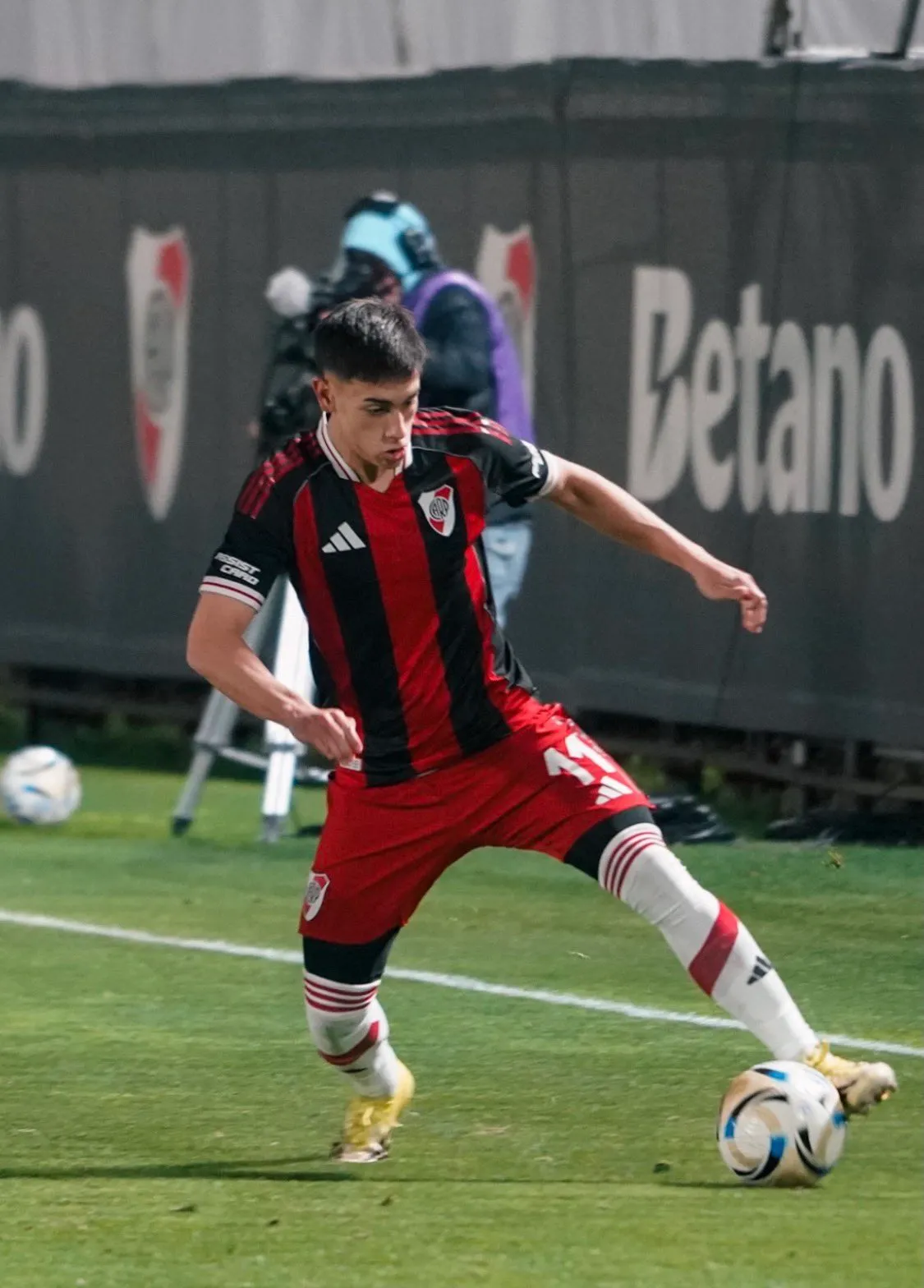 Valentín Lucero hizo la pretemporada con el plantel profesional y jugó unos minutos en el amistoso contra Flamengo.