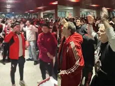 VIDEOS | Hinchas se reunieron en el Monumental y expresaron su enojo por el pésimo momento de River