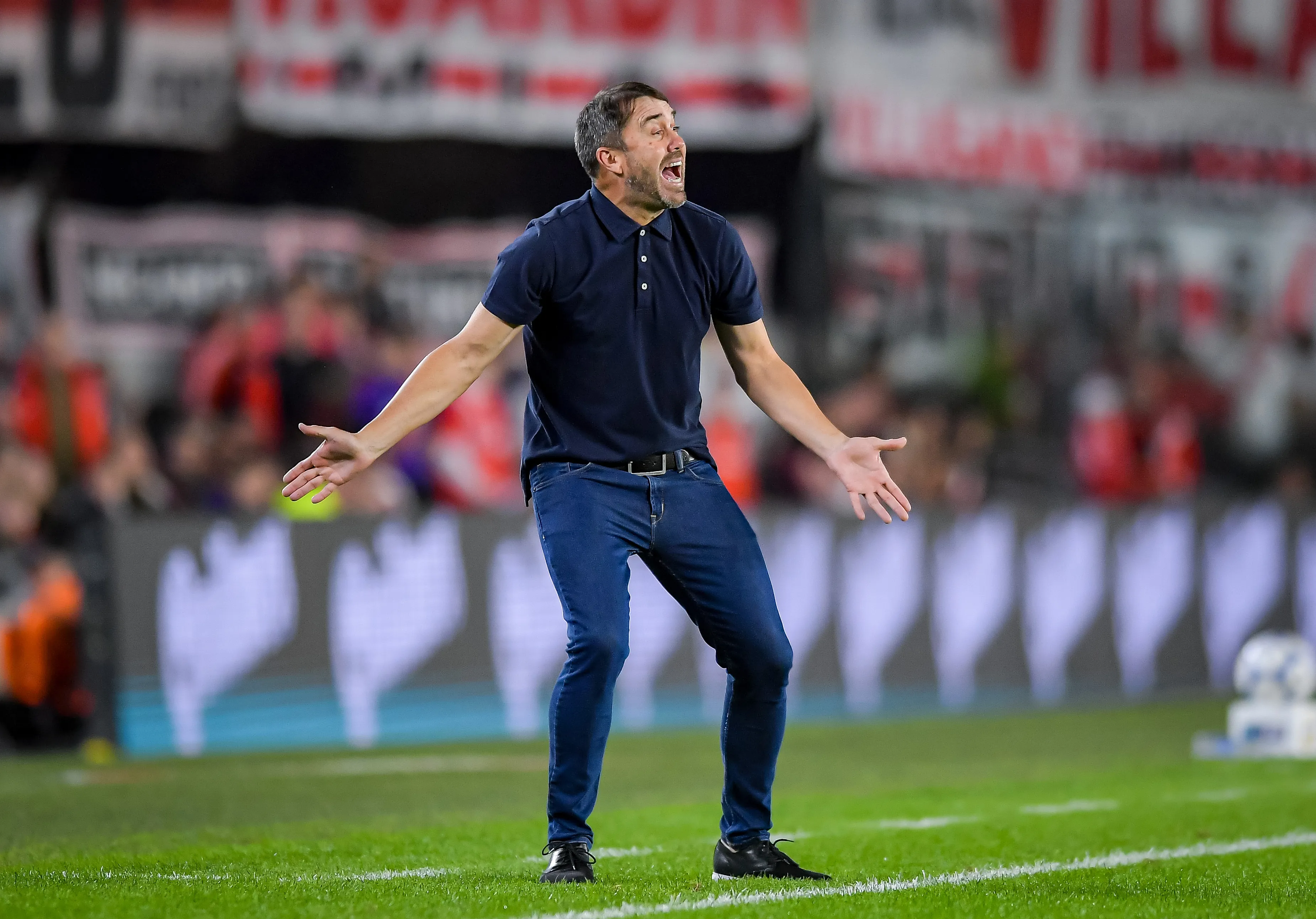 River decidió que Coudet y los jugadores guarden silencio tras la derrota ante Central. (Getty Images)
