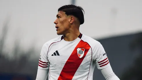 El defensor continuará su carrera en Uruguay.