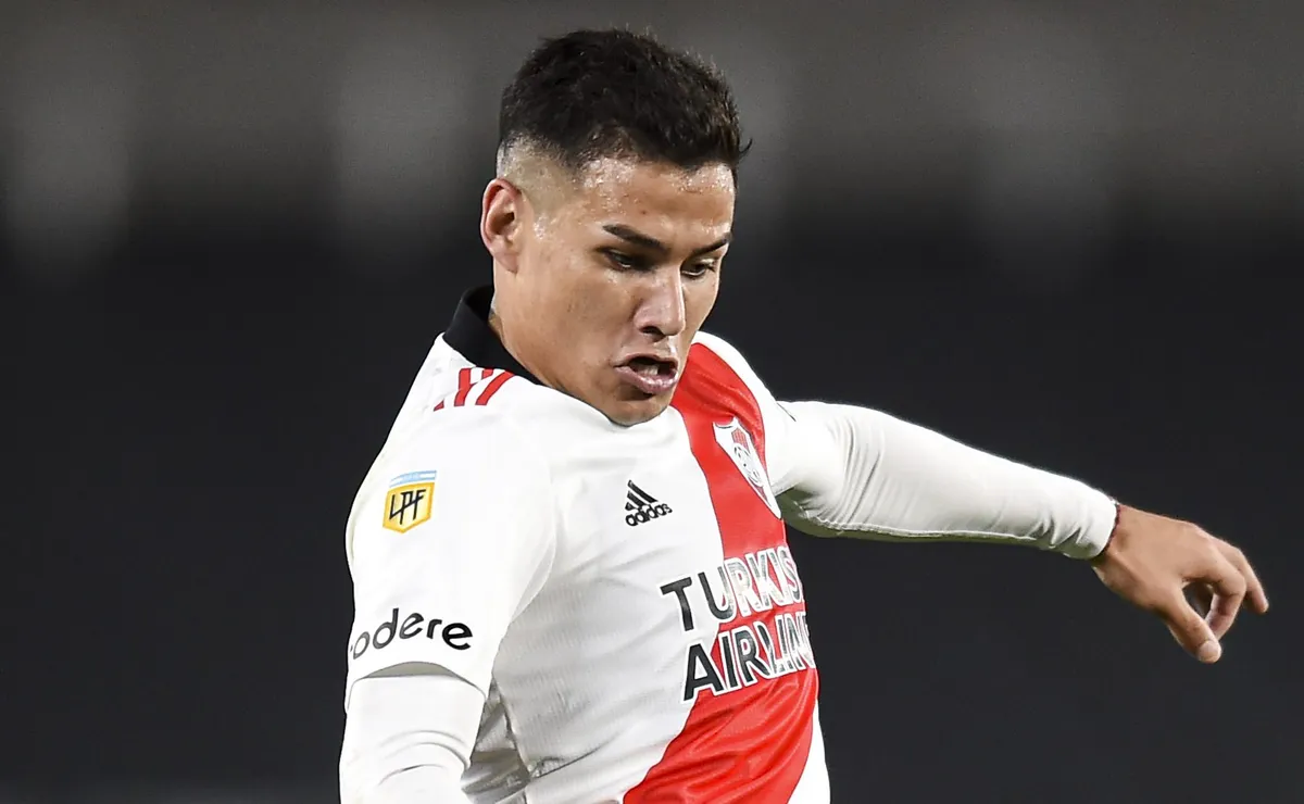Vigo se enfrentó a la dirigencia de Colón para llegar a River en 2021.